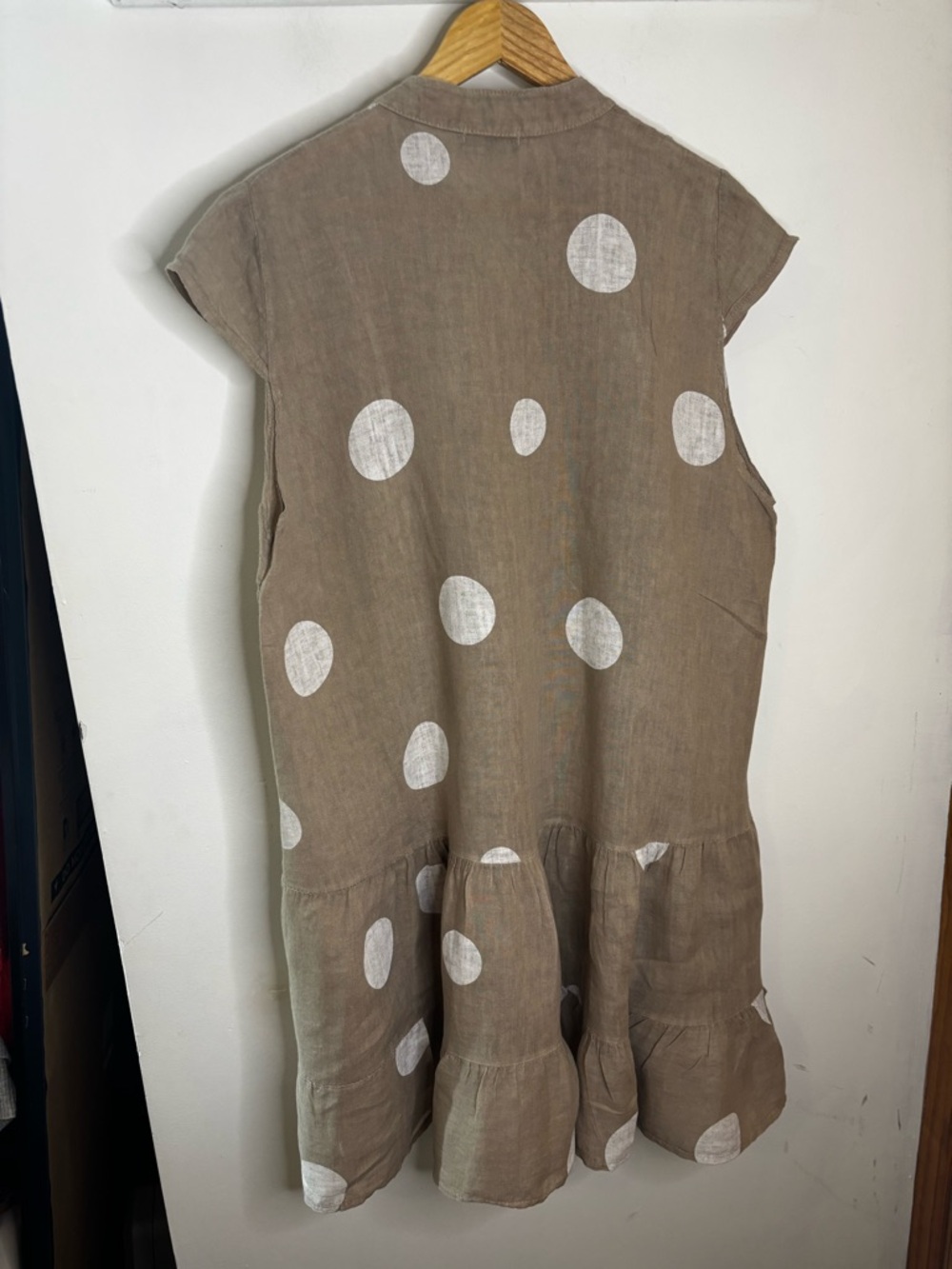 Bella Amore Relaxed Polka Dot Linen Dress - Taupe with White Dots - Picture 5 of 6
